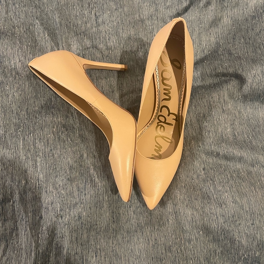 HAZEL POINTED TOE HEEL 7.5” Nude 3.75” Stiletto Heel New In Box